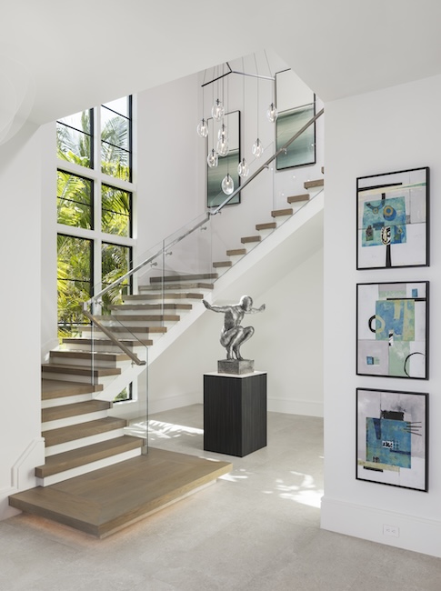 LH_2021 Gordon Dr E_Staircase