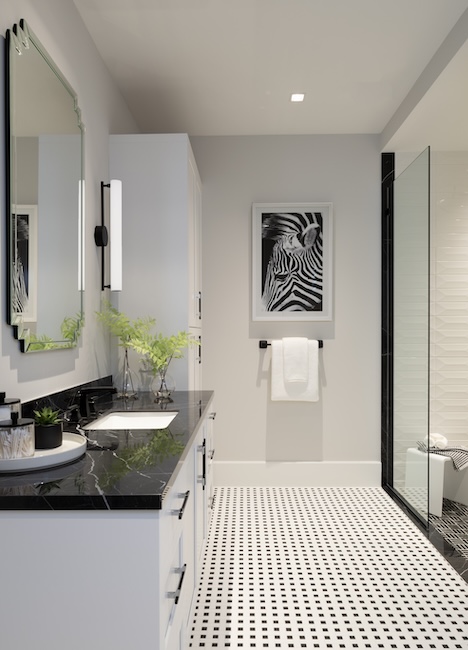 LH_2075 Gordon Dr E_Guest Bath2(2)